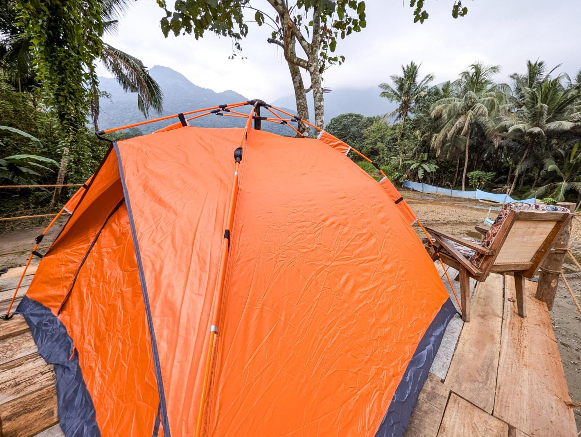 Camping Crystal Water